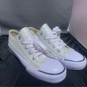 Airwalk Women’s Legacee Sneakers in Textured Pearl White